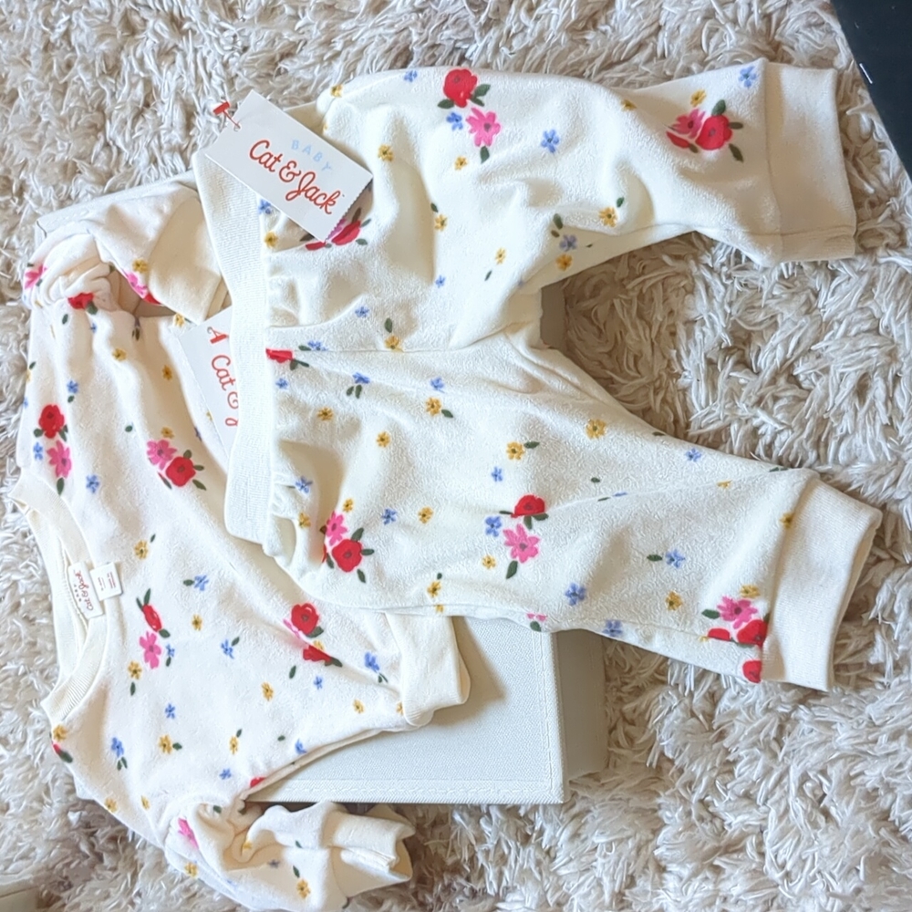 Cat & Jack Two Piece Flower (NWT)
